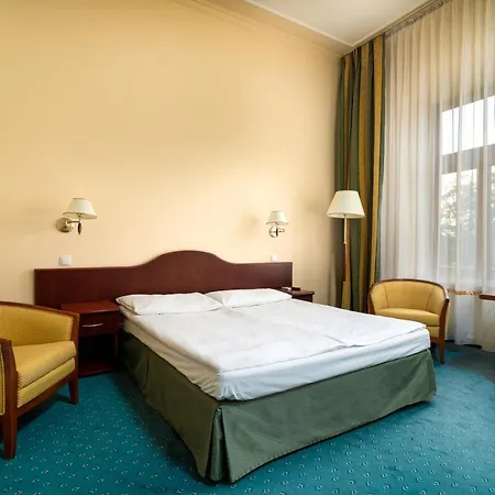 Palace Europa 4*