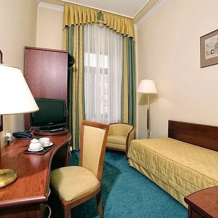 Palace Europa מלון