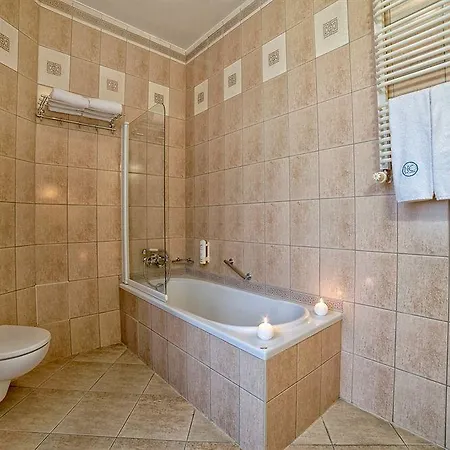 Palace Europa 4*