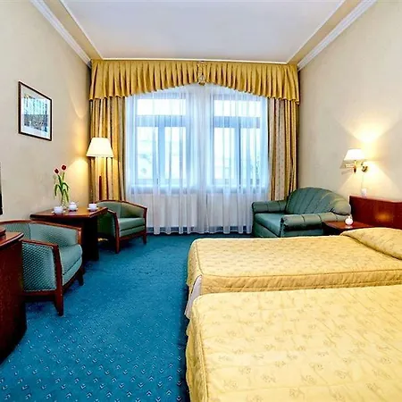 מלון Palace Europa 4*