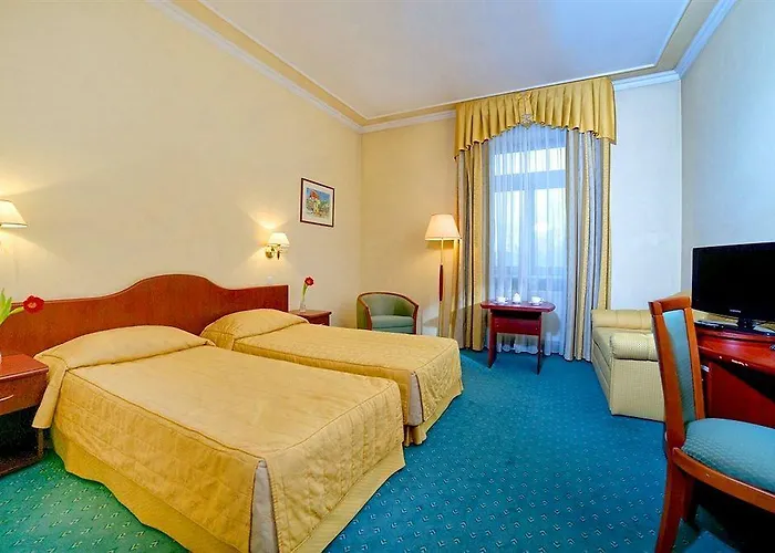 מלון Palace Europa 4*