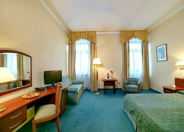 Palace Europa מלון